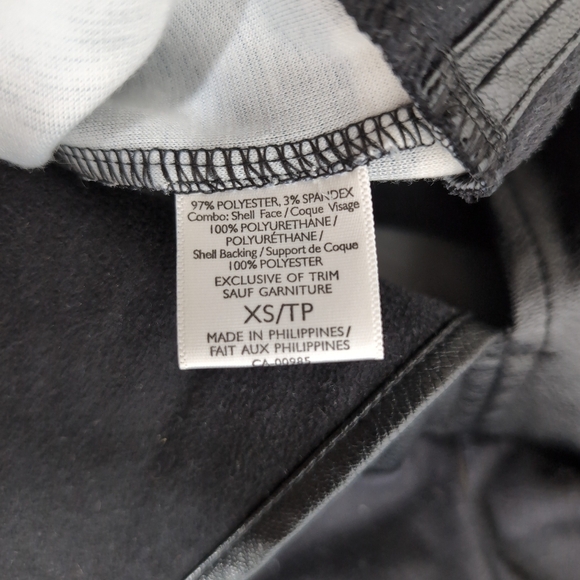 NWOT NATORI Abstract V neck Tunic with Faux Leather Trim, Size XS - Picture 7 of 7